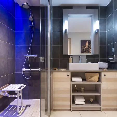 Aparthotel Pierre & Premium Les Terrasses D'helios 5*